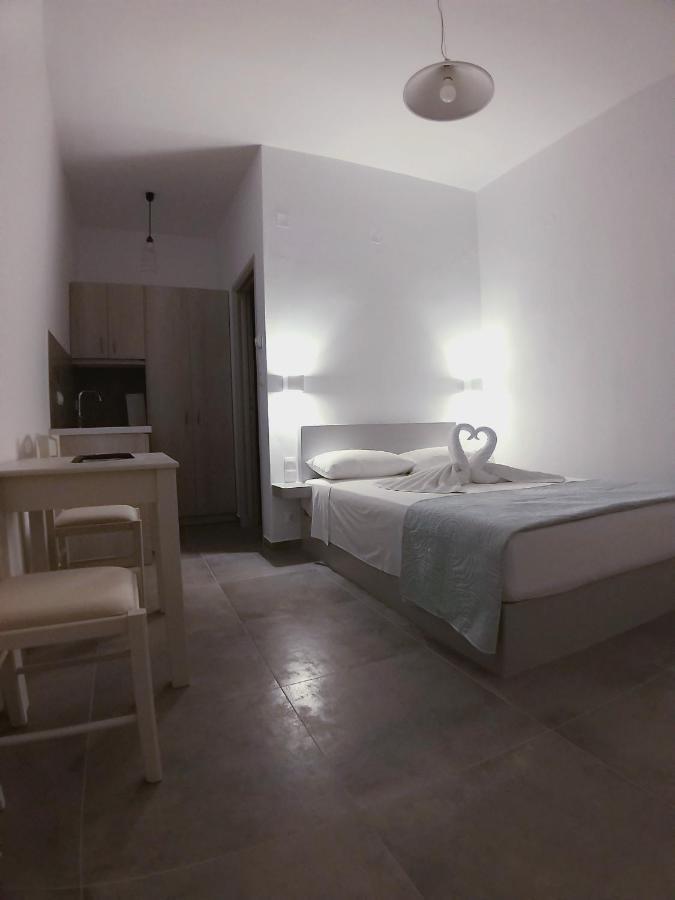 Mavrikou Helen Apartments Skyros Extérieur photo