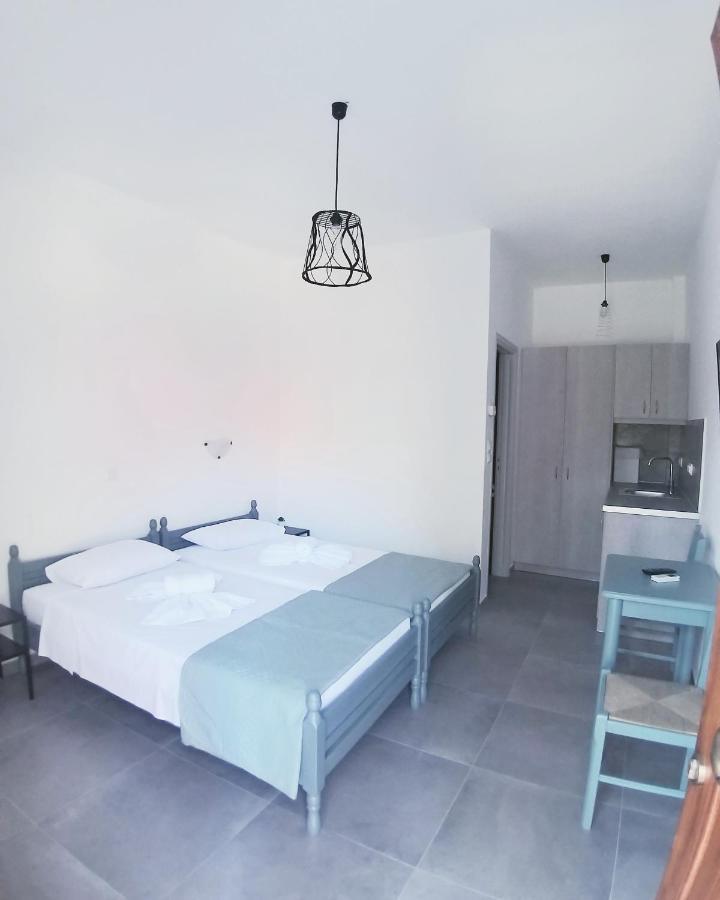 Mavrikou Helen Apartments Skyros Extérieur photo