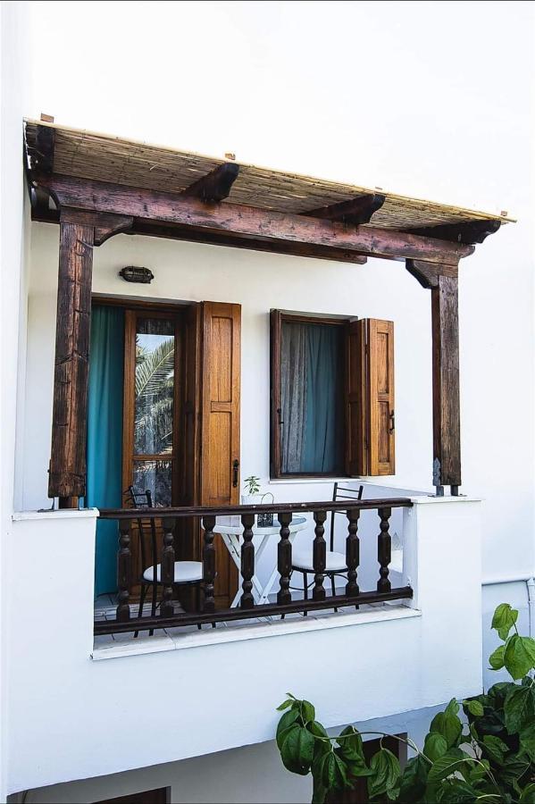 Mavrikou Helen Apartments Skyros Extérieur photo