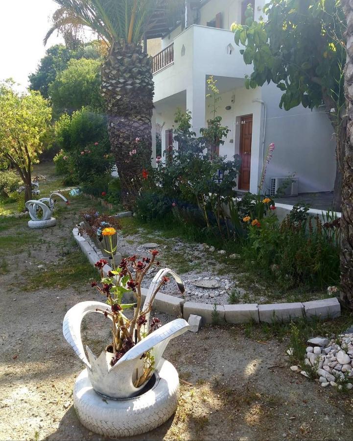 Mavrikou Helen Apartments Skyros Extérieur photo